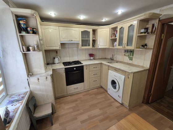 2-кімнатна з індивідуальним опаленням. Можливий продаж по сертифікату Светловодск