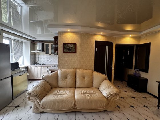 Продаж 3к .квартири з ремонтом ,в мрн .Артема ! 