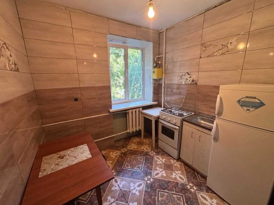 Продается 2 комнатная квартира. Центр. Вид на площадь. Славянск. Славянск