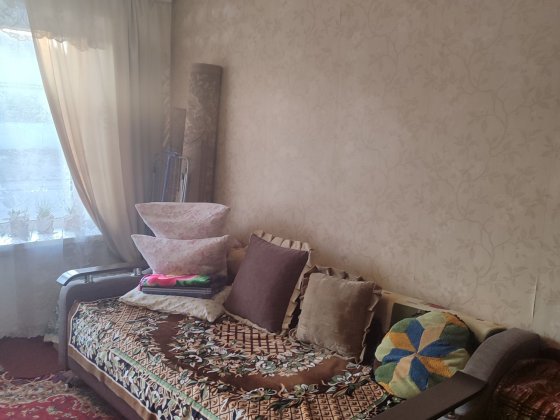 Продам 3 кімнати в гуртожитку ,в центрі в місті Сміла Смела