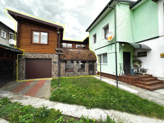 Продаж квартири особнякового типу з гаражем в центрі м.Стрий Стрый