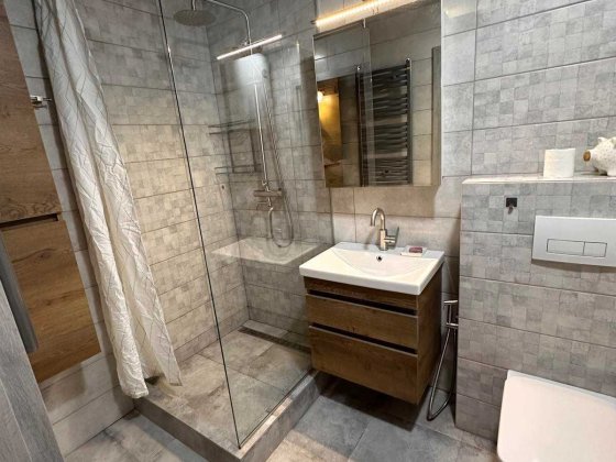 Продается 3-комнатная квартира в центре города. 