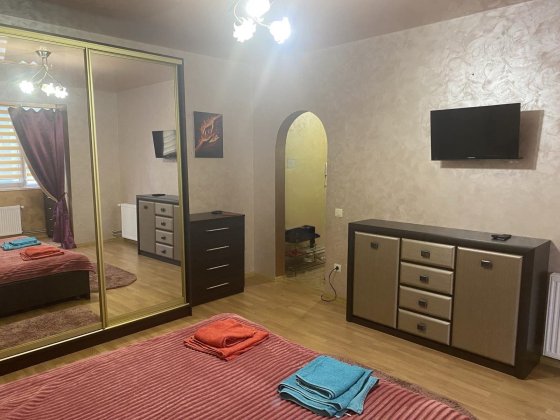 Продам 1 кімнатну квартиру в центрі Трускавец