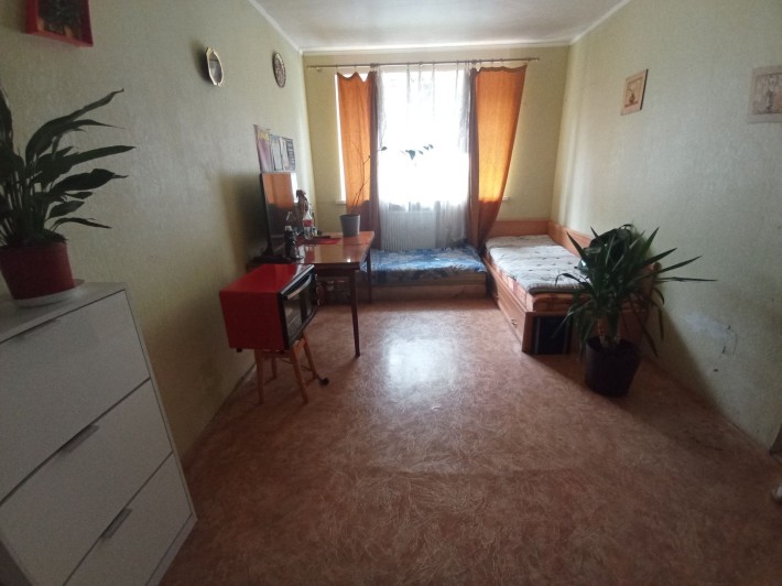 Двокімнатна квартира з індивідуальним опаленням - фото 1