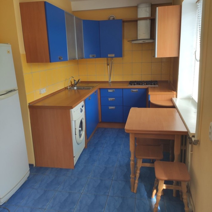 Продажа 3 комнатной квартиры - фото 1