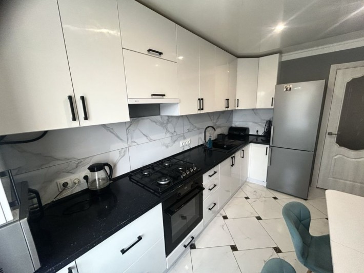 Трикімнатна квартира - фото 1