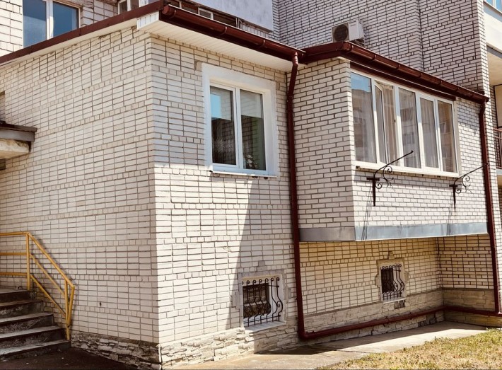 ПРОДАЖ квартири 5 кімнат 120 м кв вул.Мазепи 32 - фото 1