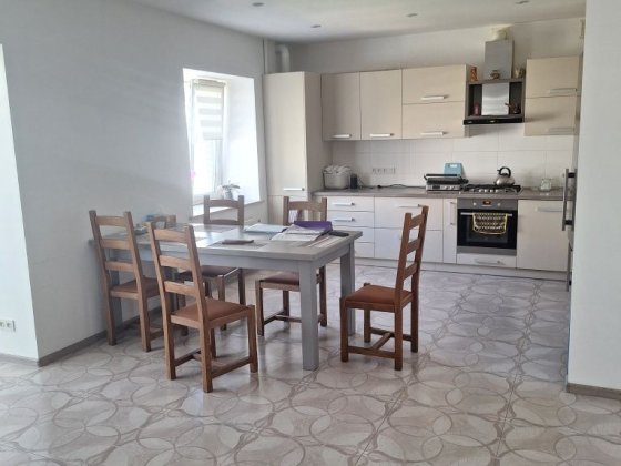 Продаж 3-х кімнатної квартири р-н 5 школи Умань