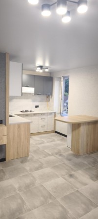 Продається 1 кімнатна квартира-студія у м. Хуст - фото 1