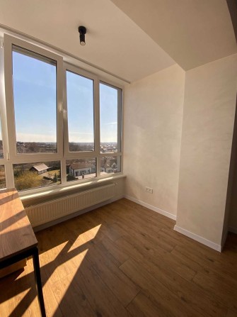 Простора 2 кімнатна квартира в районі Виставка - фото 1