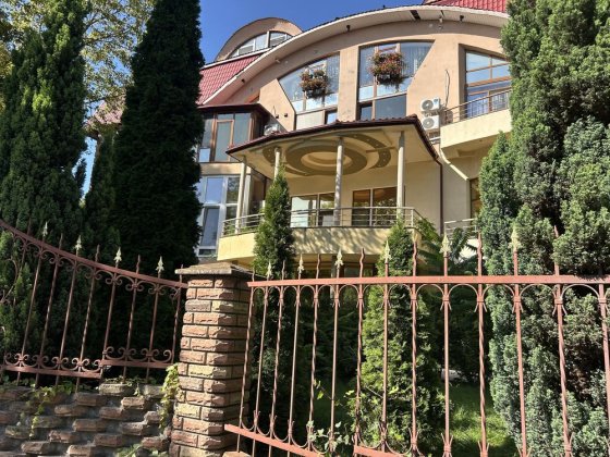 Продаж квартири в елітному будинку Шептицкий