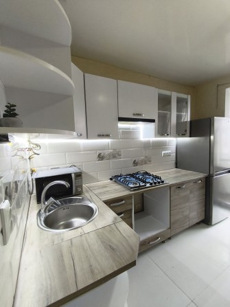 Продаж 2к квартири в центрі міста Шептицький - фото 1