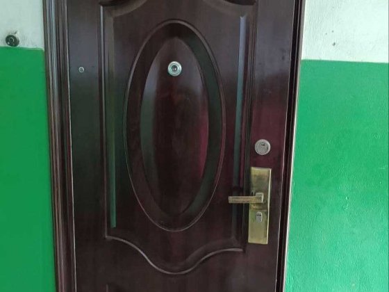 Тепла  та світла трикімнатна квартира у продажу. Чугуев