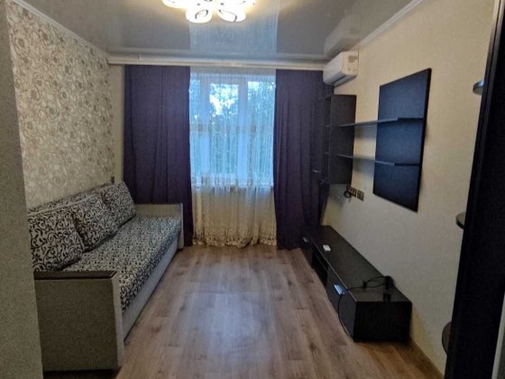 Продам 1 к квартиру Чугуев Чугуїв