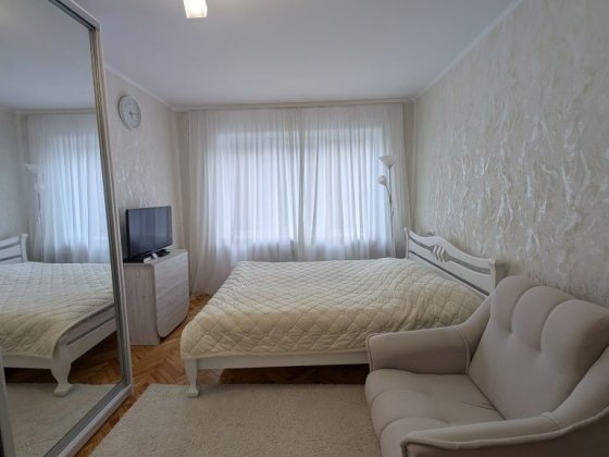 2 кімн з білої цегли, р-н 11-12 школи Шептицький