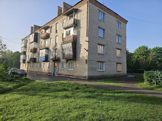 Продам квартиру в Чугуєві. Трикімнатна. Чугуев