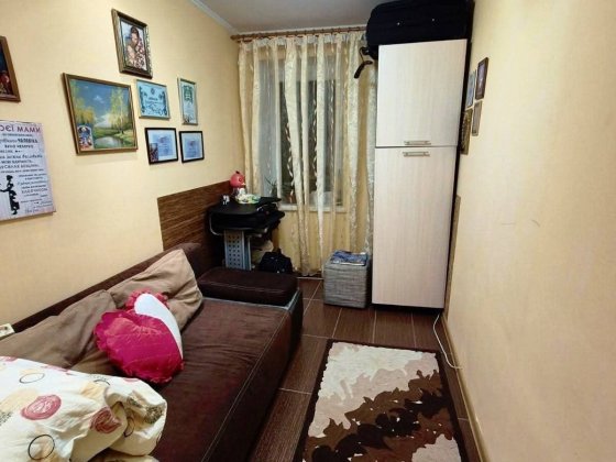 Продам 1но кімнатну переплановану у 2во кімн Шептицький