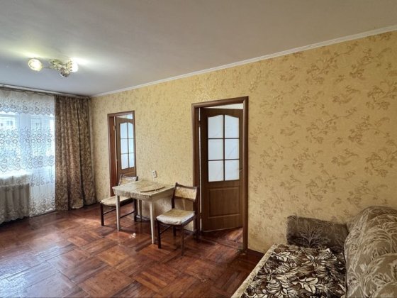 Продам 4 ккв в центре Чугуева, 4 эт Чугуїв