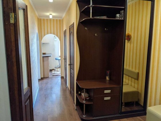 З комнатная квартира с ремонтом и мебелью Никополь