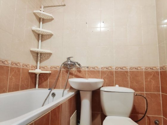 2-во кімнатна на Південно Заході, будинок 2000 року! РЕМОНТ! Хмельницький