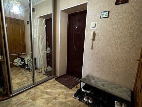 1к квартира, Озерна, вигляд на озеро, меблі, техніка, 38м² цегла 8/10п Хмельницький