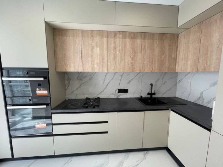 Продаж 2 кімнатної квартири в новобудові з ремонтом техніка - фото 1