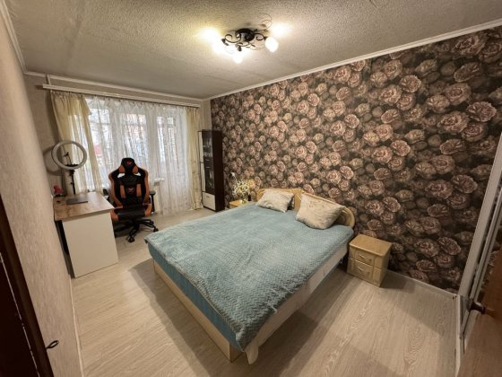 Продається 3х кв.62,5 м2 Виставка з балконом і погрібом.Є паркомісце Хмельницкий