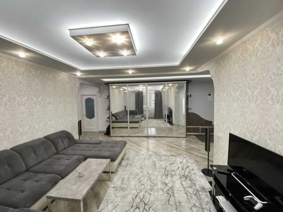 ТЕРМІНОВО! ПРОДАМ НЕЙМОВІРНУ 3к квартиру на Озерній, 37662 YAN Хмельницький