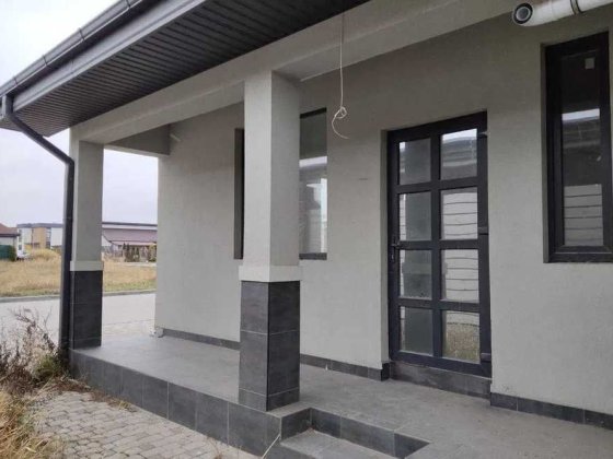 Продам 3-кімнатну квартиру таунхаус будинок Золоті Ключі Слобожанське Слобожанское