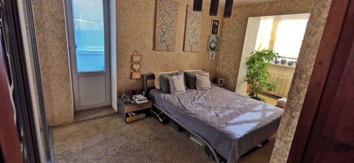 Продам 4 кімнатну квартиру на мікрорайоні на вул. Миру. - фото 1