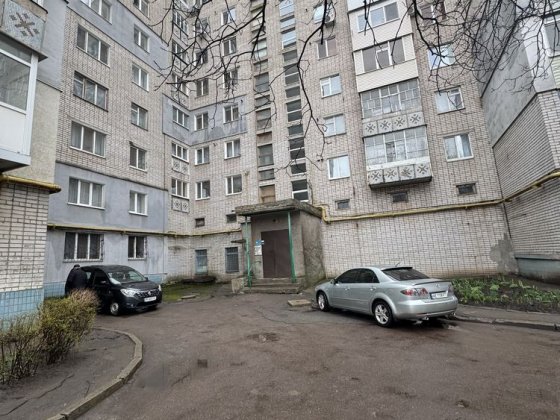 Продам 2кімнатну РОЗДІЛЬНУ під ремонт . Центр Вольногорск