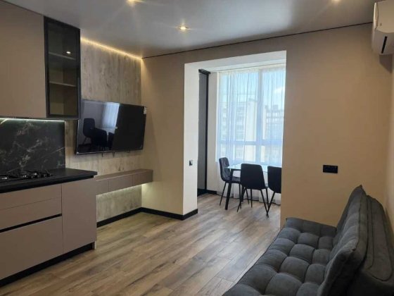 Продам дизайнерську 3к квартиру ЖК Дніпровська Брама 2/слобожанський Слобожанське