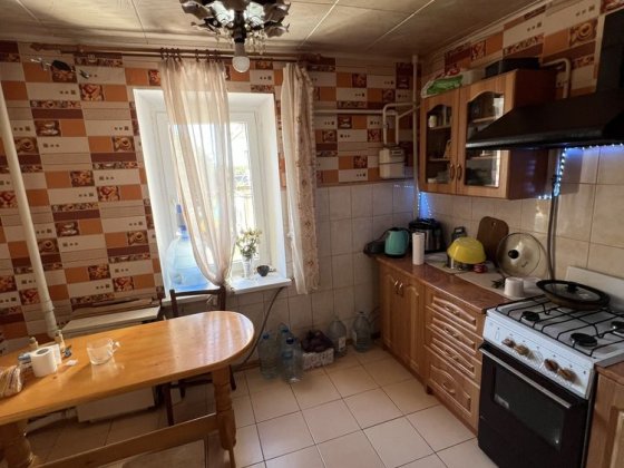 Продам 4-х кімнатну квартиру. Апостолове