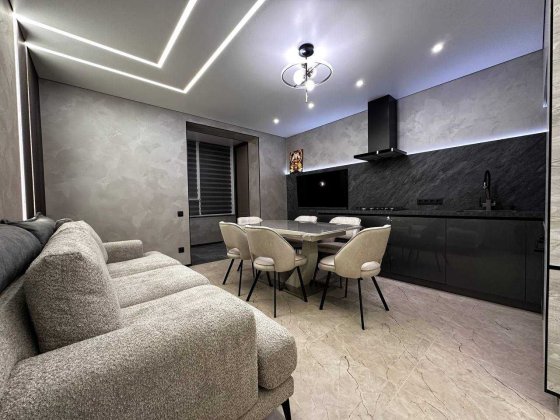 Продам 3к квартира ЛЮКС Днепровская Брама 2   78м2 Слобожанське