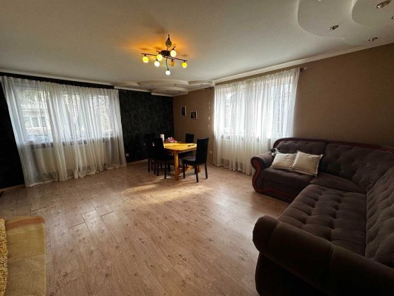 Продається 3 кімнатна квартира в м. Тячів Тячів