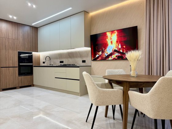 Якісна та Стильна 2х кім! 67 м2 Меблі та Техніка Біля Озера Криховцы