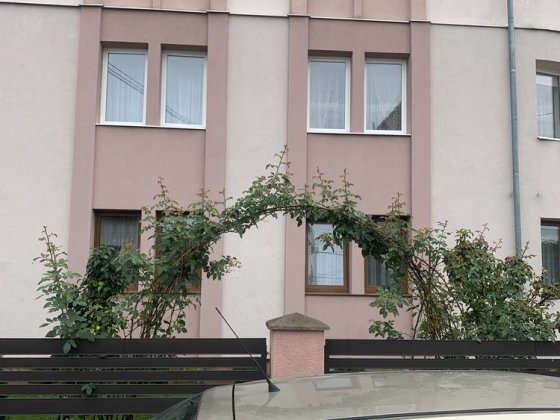 Продається квартира в котеджному будинку Черниев