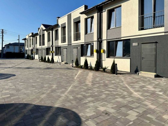 Дворівнева квартира-таунхаус 71м2 з власним паркомісцем. Гатне