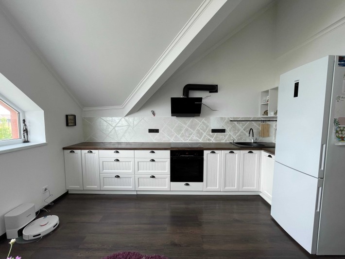 Двокімнатна квартира 84 м2 з ремонтом, мінімальне оформлення, Ворзель - фото 1