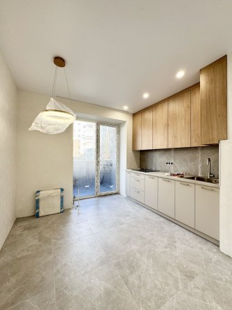 Продаж квартири з новим ремонтом 38.5 м2 з великою лоджією Ходосівка - фото 1