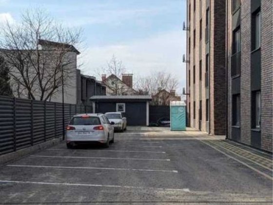 Простора двокімнатна квартира Гатное