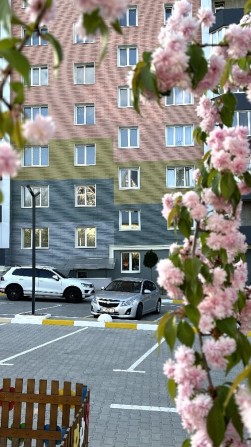 Простора 2 кімнатна квартира 69.8м2 - фото 1