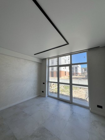 Квартира з ремонтом - 42000$! Площа 32м2 + подвірʼя - фото 1