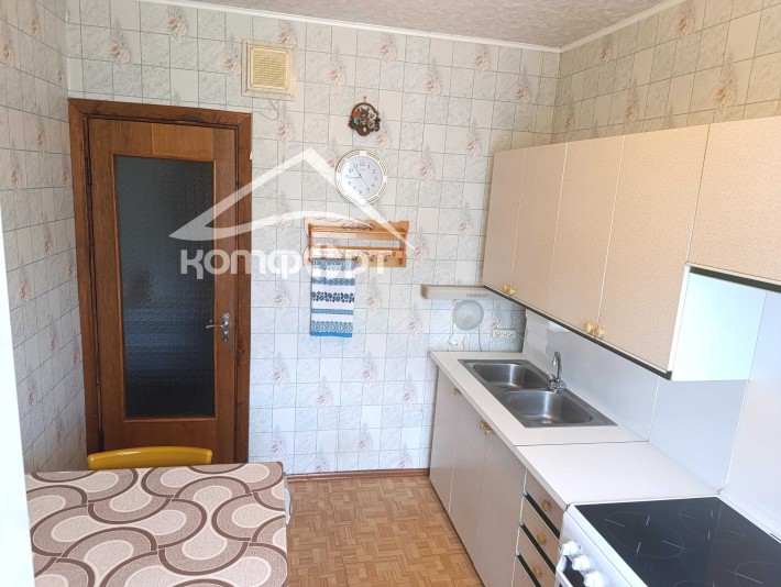 Продам 3кімнатну квартиру в Дніпровському кварталі на 3му поверсі - фото 1