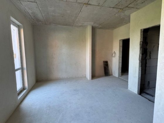 Маленька але СВОЯ-квартира з ремонтом на 90% і  з двориком  біля Києва Гнатовка