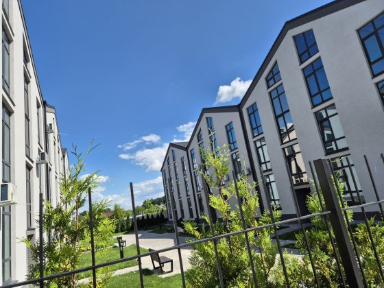 Готове житло в ЖК с. Нове(Тарасівка), 2 смарти поруч,можливо об'єднати Новое