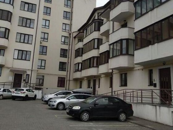 Двокімнатна квартира в зданому будинку в центрі Винник Винники