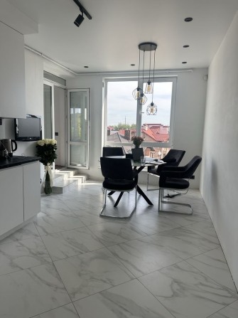 Продається 3-х кімнатна квартира із великою терассою - фото 1