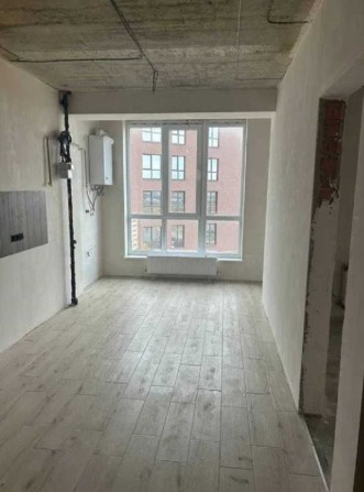 Продам 1 комн. квартиру, новый дом, жк Чайка Люкс, ул. Ак. Сахарова. - фото 1