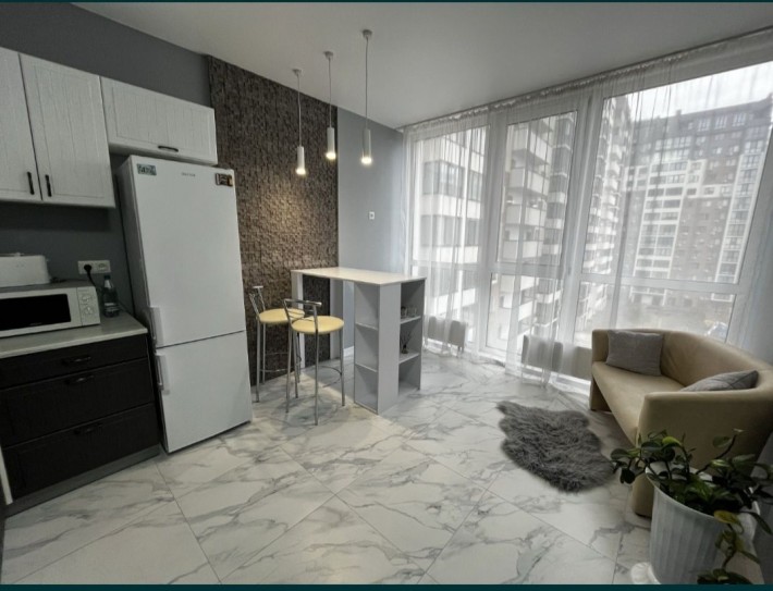 Продам  1 комнатную квартиру жк Приморские Сады - фото 1